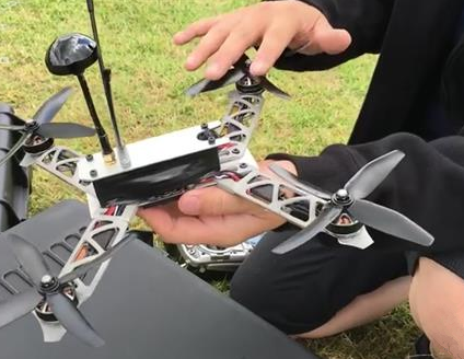 3D打印無人機來啦如今，3D打印技術(shù)正“無孔不入”地滲透到人們的生活中，3D打印機幾乎可應(yīng)用于市場各細分行業(yè)。在無人機制造領(lǐng)域中，相對傳統(tǒng)制造，3D打印無人機有著不可比擬的優(yōu)勢，3D打印機正以自身獨特(圖1)